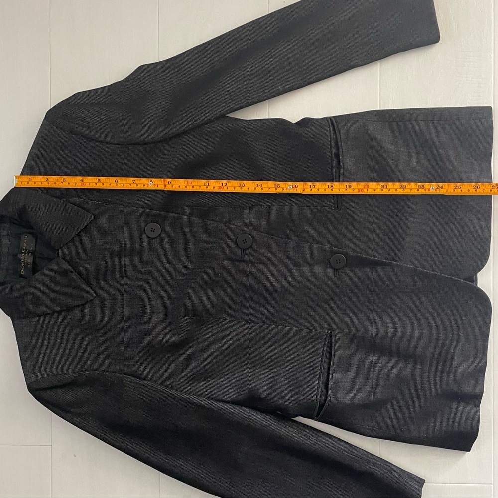 Donna Karan Essentials Made in Italy Wool Blazer – Elegant Minimalist Look, US 4 - Picture 12 of 17